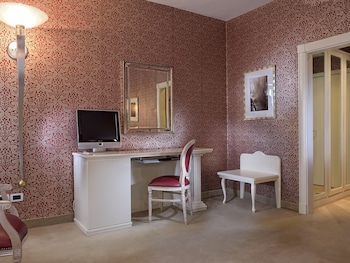 Superior Double or Twin Room, Canal View
