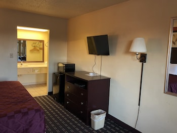 Room, 1 King Bed, Smoking