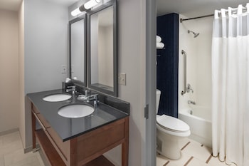 Suite, 1 Queen Bed with Sofa bed