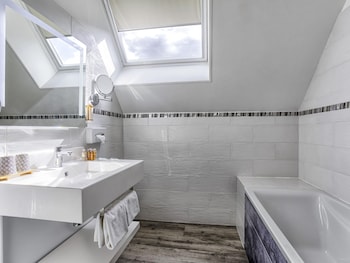 Privilege, Suite, 1 Double Bed with Sofa bed