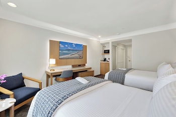 Standard Room, 2 Double Beds, Non Smoking, Refrigerator & Microwave