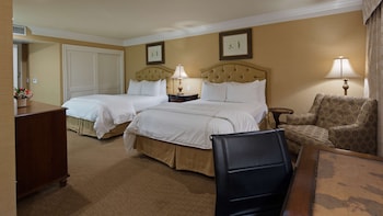 Standard Room, 2 Queen Beds, Accessible, Bathtub