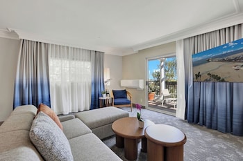 Suite, 2 Queen Beds, Balcony, City View (with Sofabed)