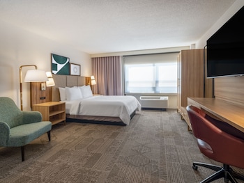 Studio Suite, 1 Queen Bed, Kitchen (Airport View)
