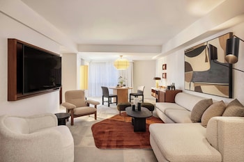 Suite, 1 King Bed