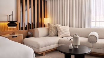 Signature Room, 1 King Bed, City View