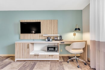 Suite, 1 King Bed, Accessible, Non Smoking (1 King Bed)