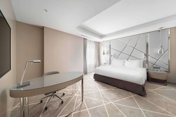 Executive Suite (Lounge Access)