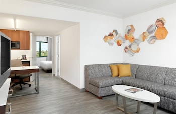 Premium One Bedroom Suite - King Bed & Sofa Bed