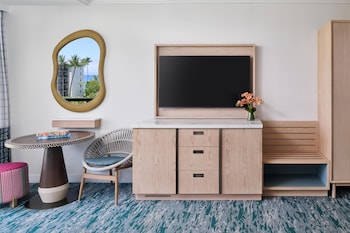Signature Room, 2 Queen Beds, Accessible, Ocean View