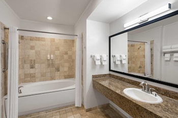 Premium Suite, 2 Queen Beds, Non Smoking