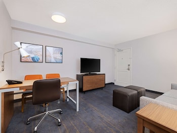 Suite (2 Rooms, 2 Double Beds & 1 Sofabed)
