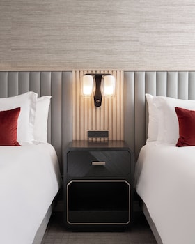 Room, 2 Queen Beds, Hearing Accessible, Valley View (Desert Skyline)
