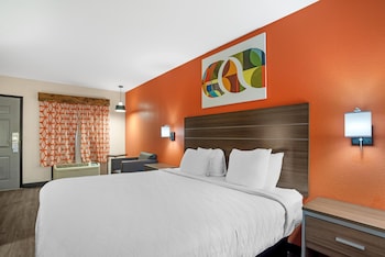 Standard Room, 1 King Bed, Bathtub