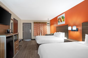 Standard Room, 2 Queen Beds, Accessible, Bathtub