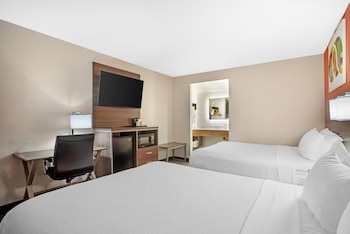 Standard Room, 2 Queen Beds, Non Smoking, Refrigerator & Microwave (with Sofabed)