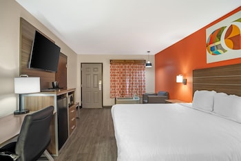 Standard Room, 1 King Bed, Non Smoking, Refrigerator & Microwave