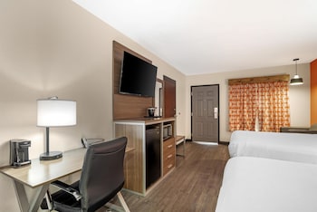 Standard Room, 2 Queen Beds, Accessible, Bathtub