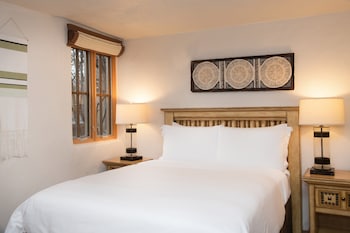 Studio, 1 Queen Bed (Fireplace)