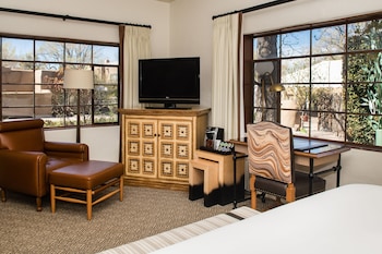 Room, 1 King Bed (Mobility Accessible, Roll-In Shower)