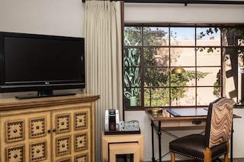 Room, 1 King Bed (Fireplace)