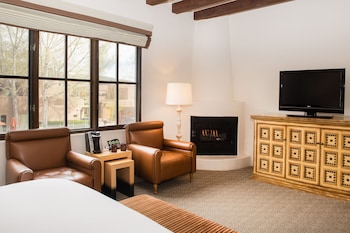 Room, 1 King Bed (Fireplace)