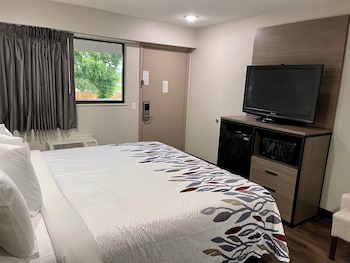 Superior Room, 1 King Bed, Smoking (Renovated)