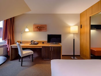 Standard Room, 1 Queen Bed
