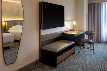 Room, 2 Queen Beds (Shower)