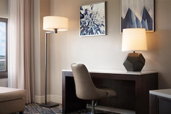 Deluxe Room, 1 King Bed (High Floor)