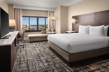 Room, 1 King Bed, Accessible, Roll-In Shower (Disney Springs View)