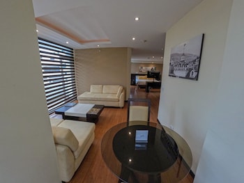 Deluxe Suite, 1 King Bed