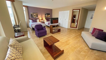 Superior Suite, 2 Twin Beds (Privilege room)