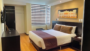 Deluxe Room, 1 Queen Bed