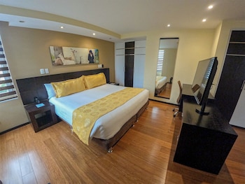 Deluxe Suite, 1 King Bed