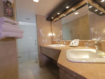 Deluxe Room, 1 King Bed
