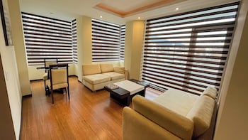Deluxe Suite, 1 King Bed