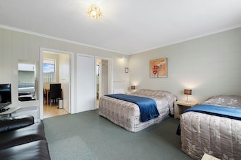 Deluxe Twin Room, Courtyard View