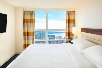 Club Room, Multiple Beds (Bedroom 1: 1 King.  Bedroom 2: 1 King)