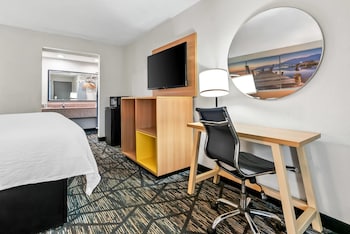 Standard Room, 1 King Bed