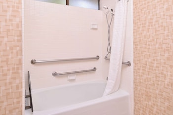 Standard Room, 2 Double Beds, Accessible, Bathtub