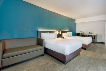Standard Room, 2 Queen Beds, Smoking