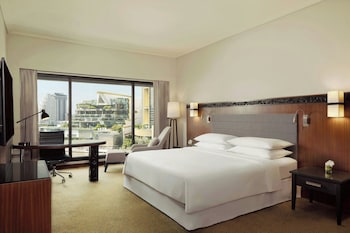 Premium Room, 1 King Bed, River View