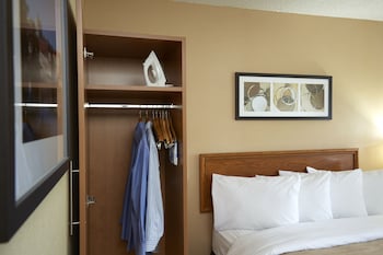 2 Queen Beds, Non Smoking, Ground Floor Pet-Friendly