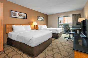 2 Queen Beds, Non Smoking, Ground Floor Pet-Friendly