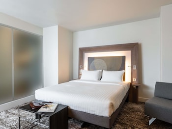 Standard Room, 1 Queen Bed