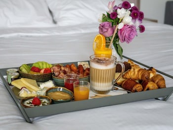 Standard Room, 1 Queen Bed