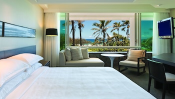 Room, 2 Queen Beds, Partial Ocean View