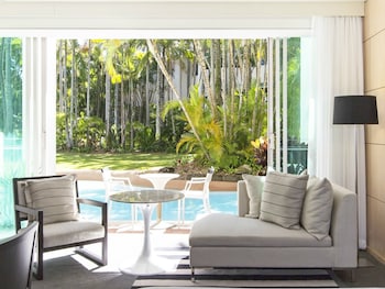 Room, 1 King Bed, Lagoon View, Ground Floor