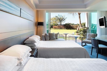 Room, 2 Queen Beds, Garden View, Ground Floor